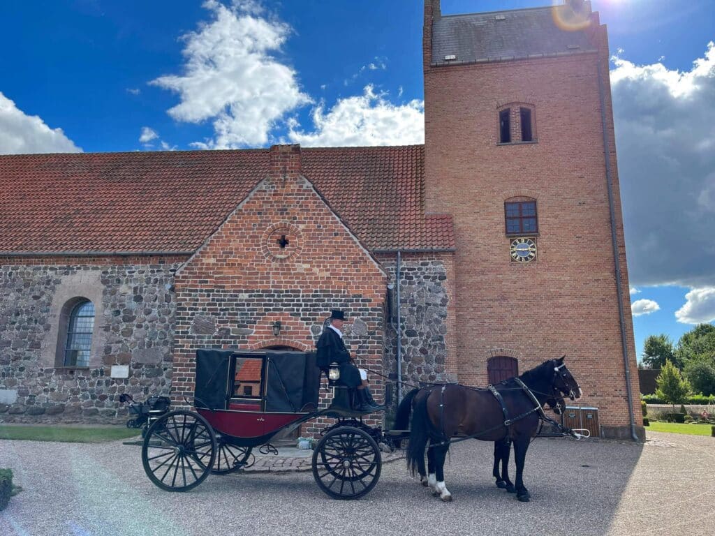 Bryllupskørsel i vores sorte karet